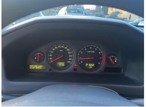 VOLVO XC70 AWD MOMENTUM 2.4 TURBO ISCRITTA A.S.I.